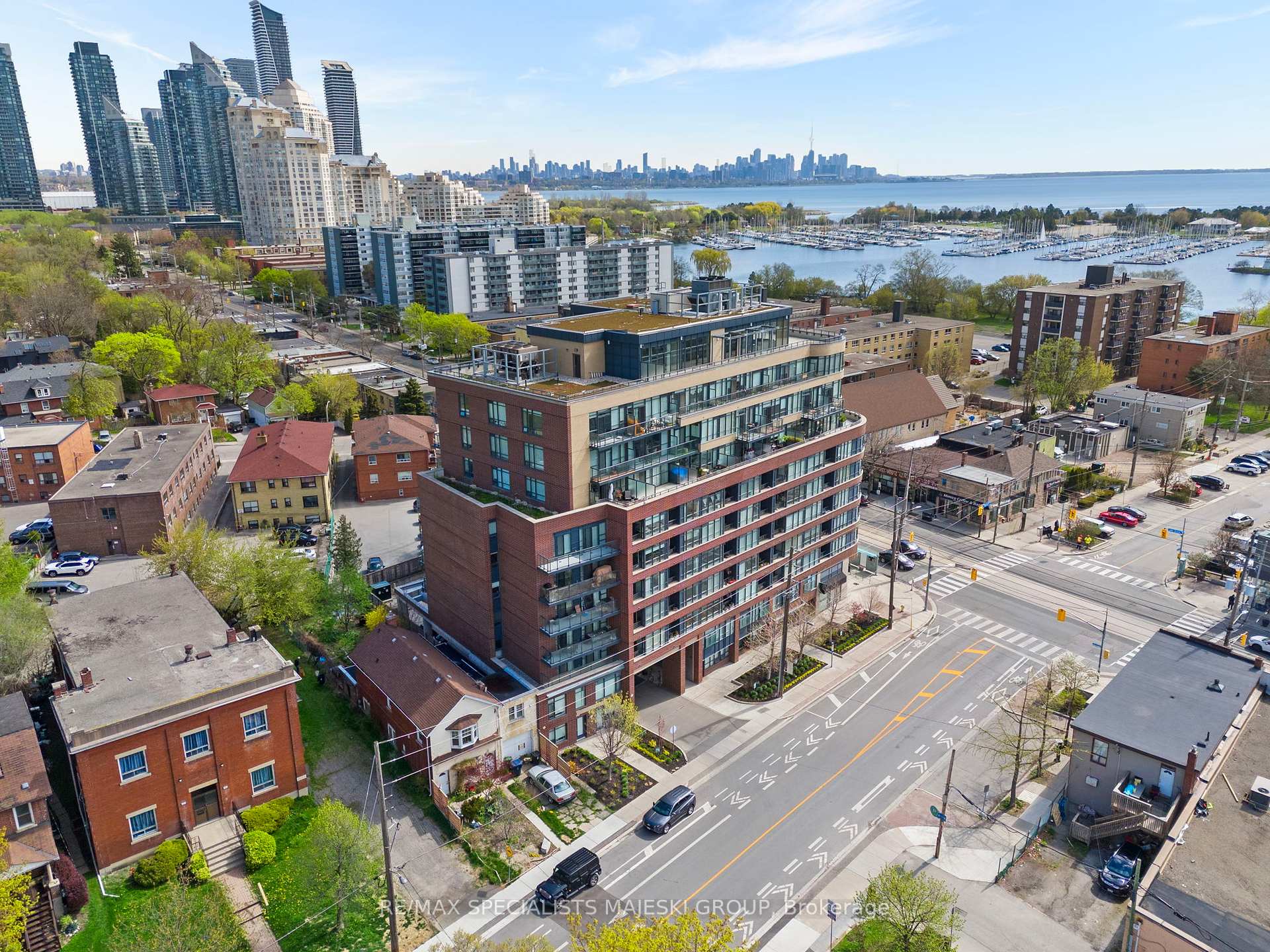 3 Bedrooms Condo at 11 Superior, Toronto For sale