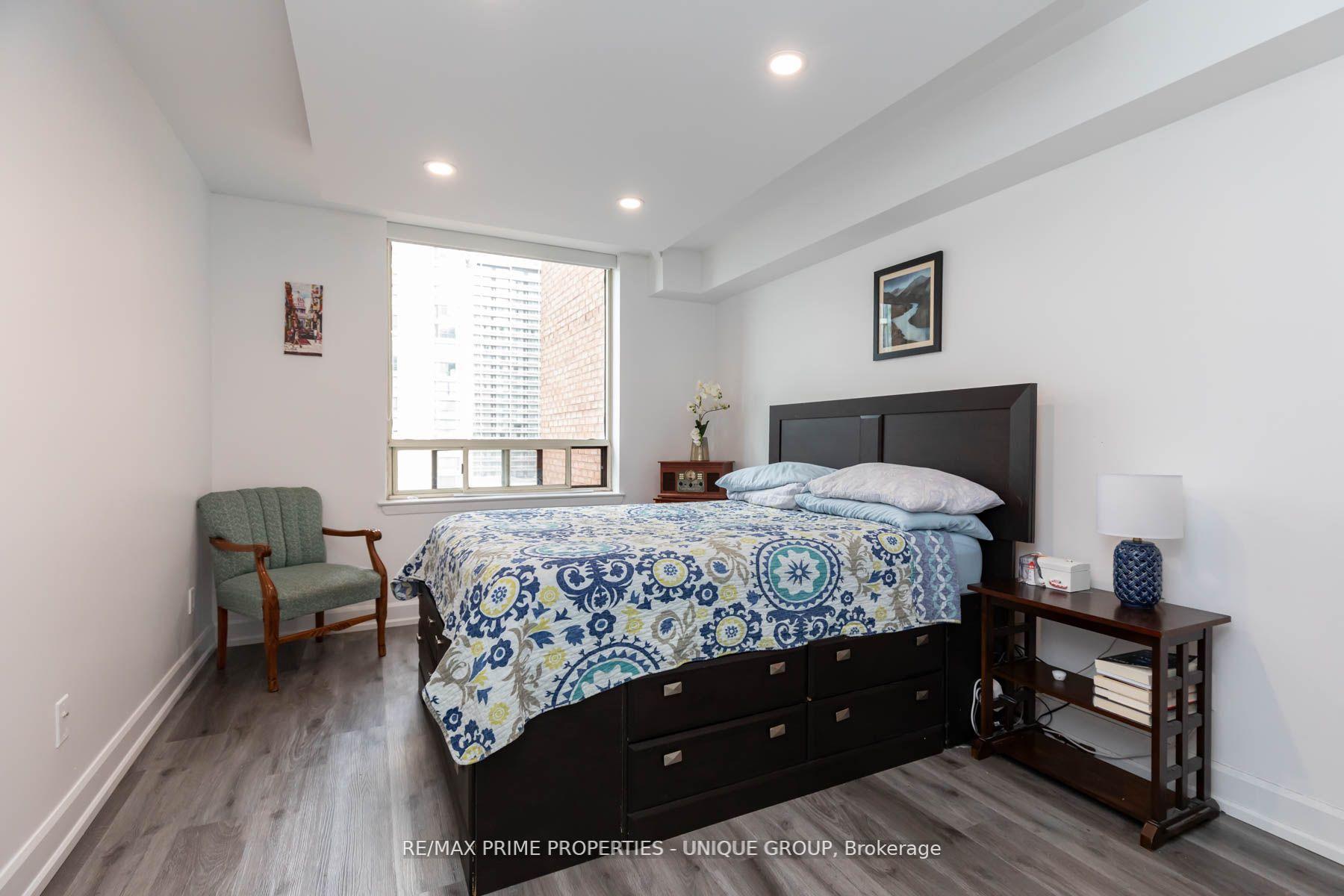 1 Bedroom Condo at 633 Bay, Toronto For sale