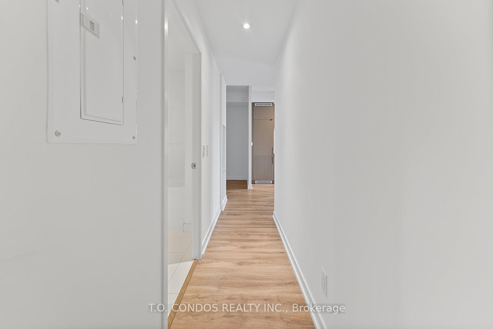 1 Bedroom Condo at 20 Edward,  Toronto For sale