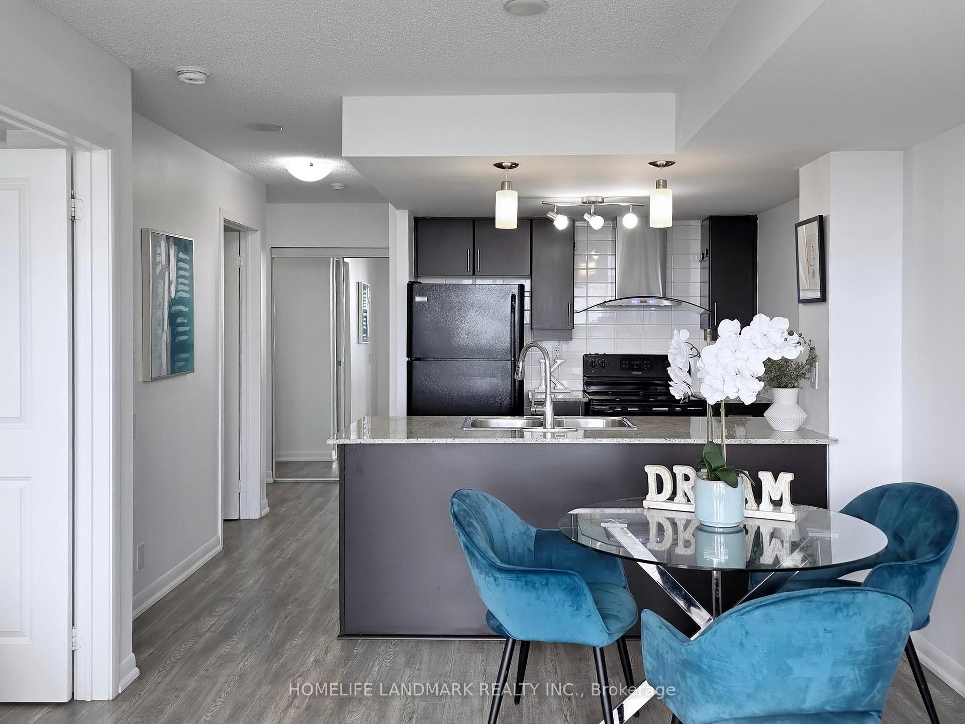 2 Bedrooms Condo at 190 Borough, Toronto For sale