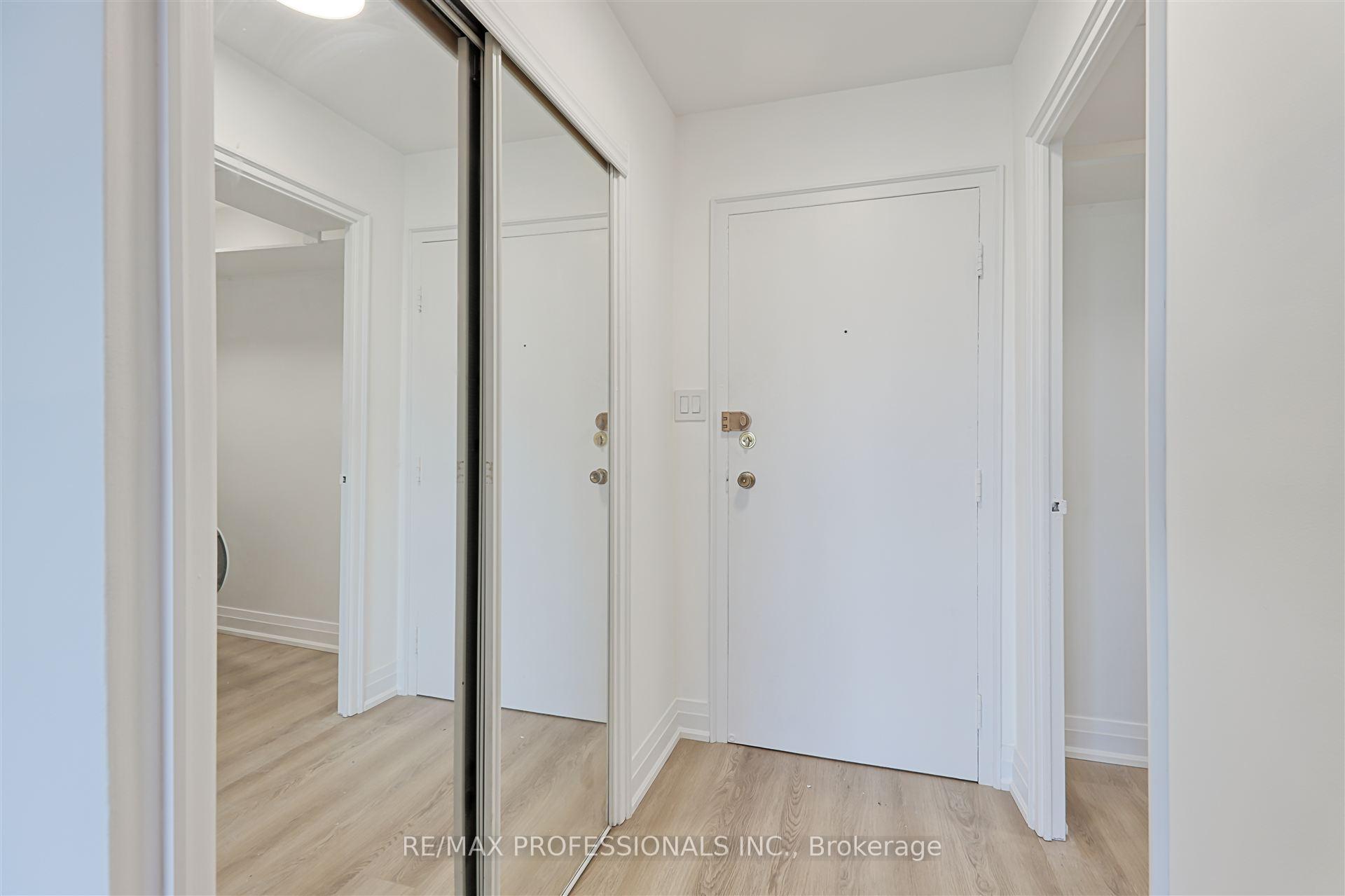 3 Bedrooms Condo at 11 Neilson, Toronto For sale