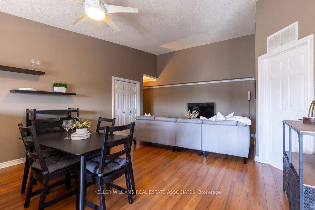 2 Bedrooms Condo at 4003 Kilmer, Burlington For sale