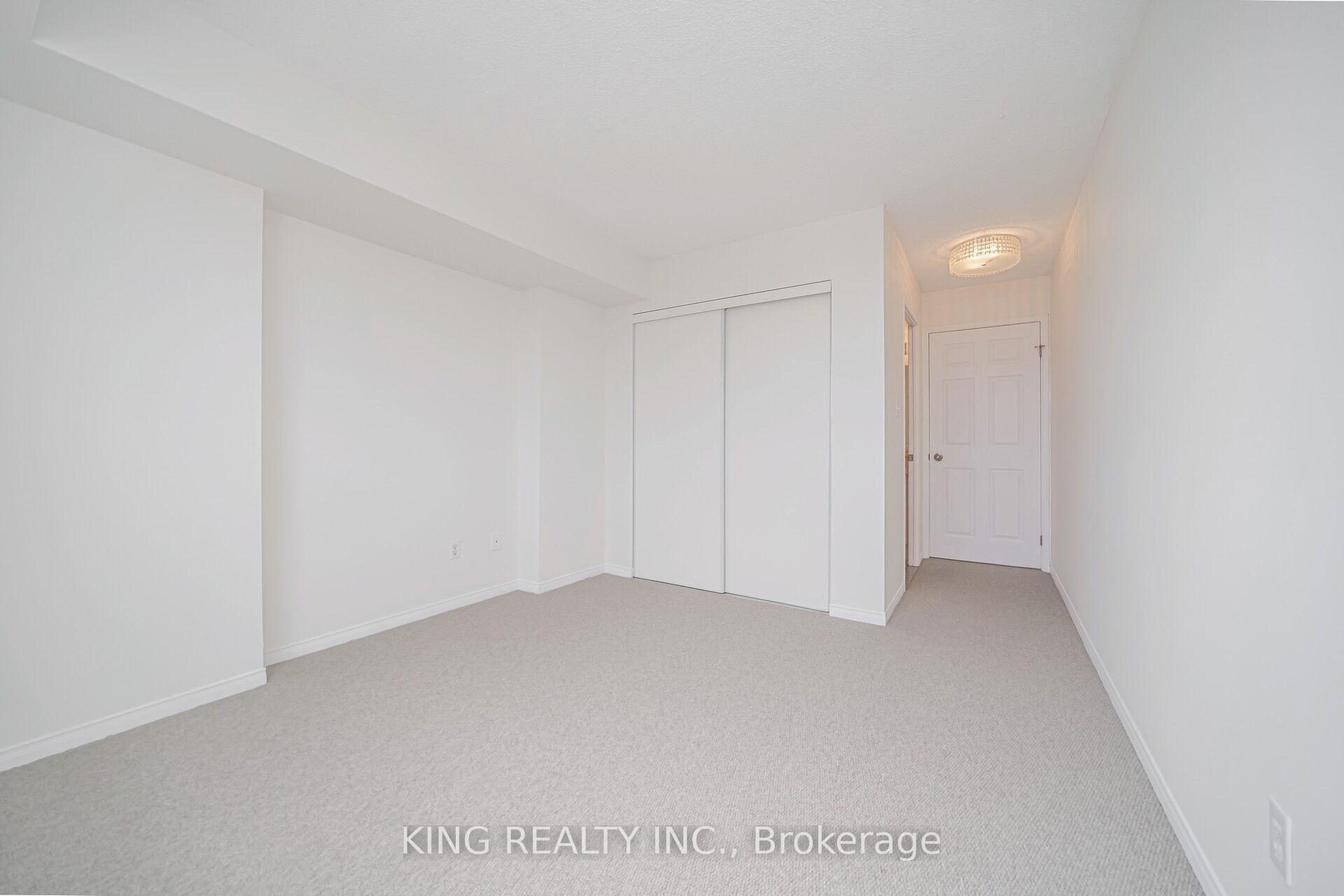 3 Bedrooms Condo at 32 Tannery,  Mississauga For sale