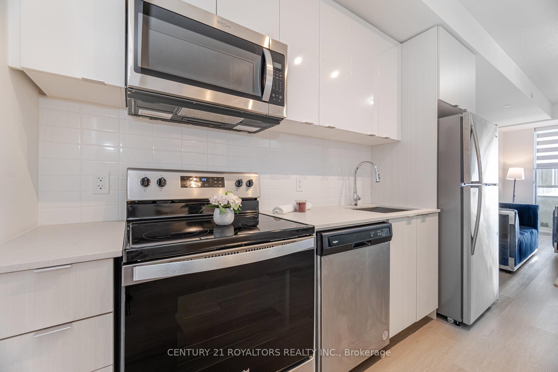 2 Bedrooms Condo at 859 The Queensway, Toronto For sale