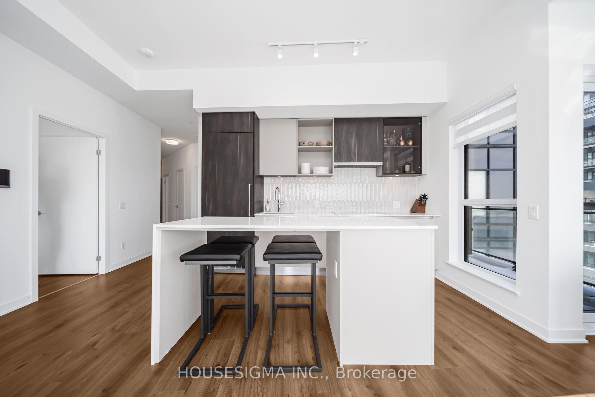 3 Bedrooms Condo at 405 Dundas, Oakville For sale