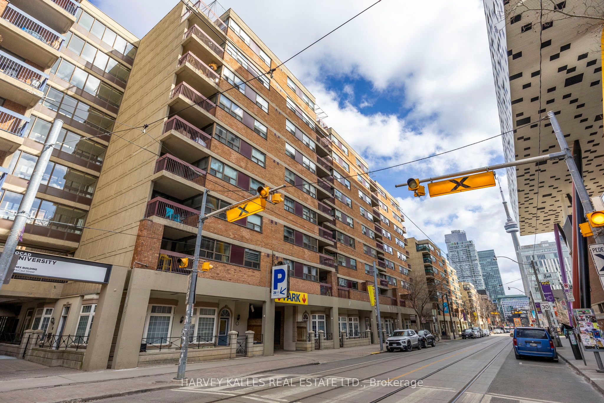89 Mccaul Street 923