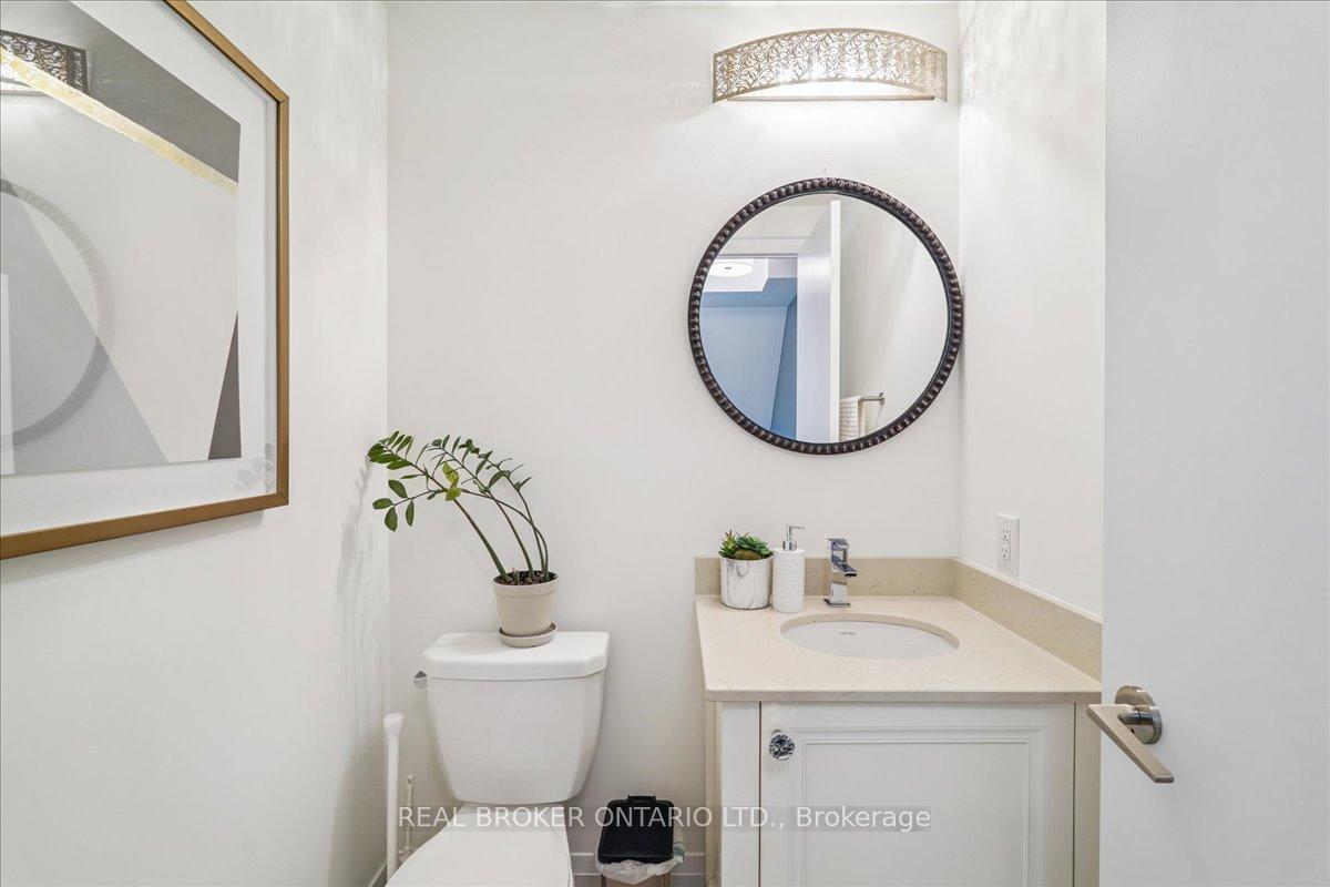 3 Bedrooms Condo at 191 Duplex, Toronto For sale