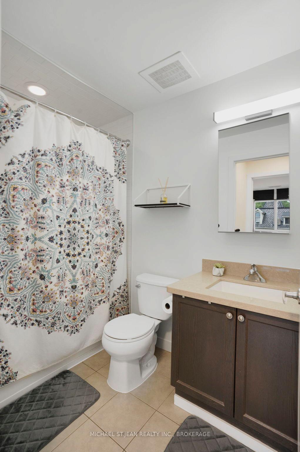 1 Bedroom Condo at 90 Charlton, Hamilton For sale