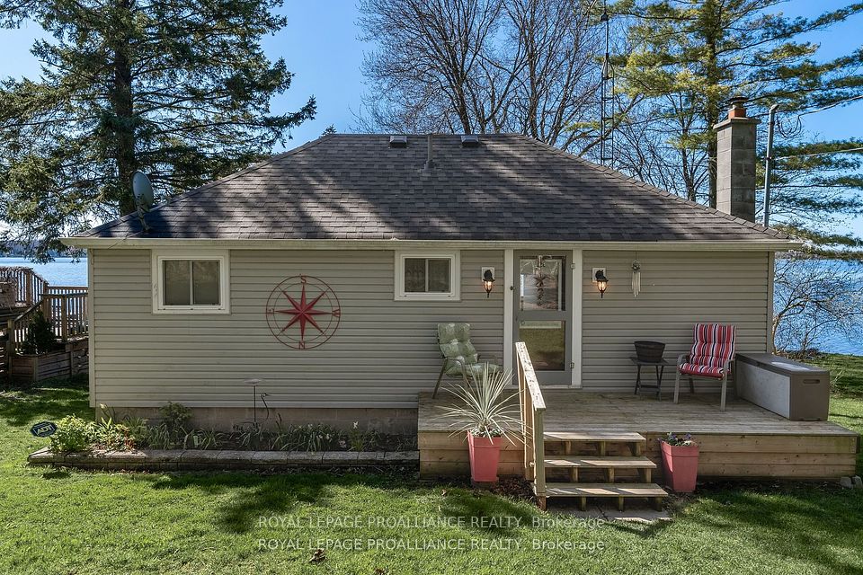 1051 Lakeside