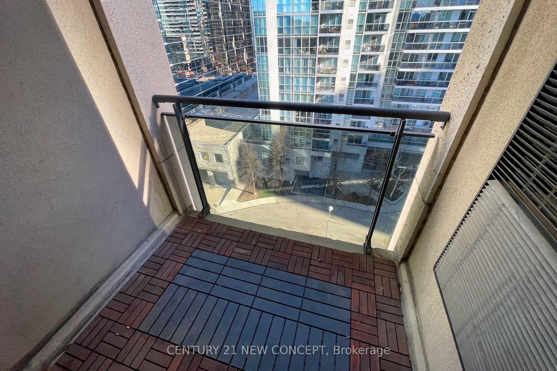 2 Bedrooms Condo at 155 beecroft, Toronto For sale