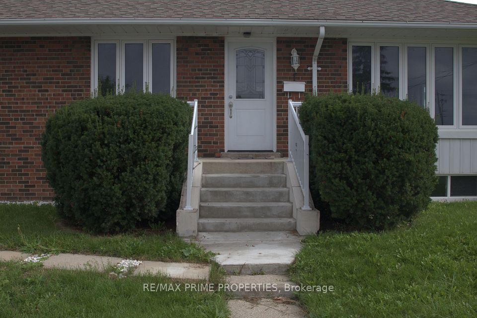 1 Pollard Drive, Toronto, ON M1R 4G5