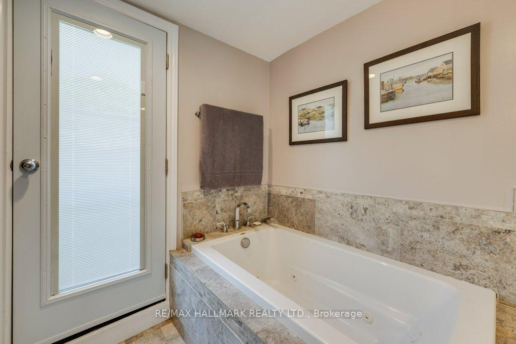 2 Bedrooms Condo at 2366 Queen, Toronto For sale