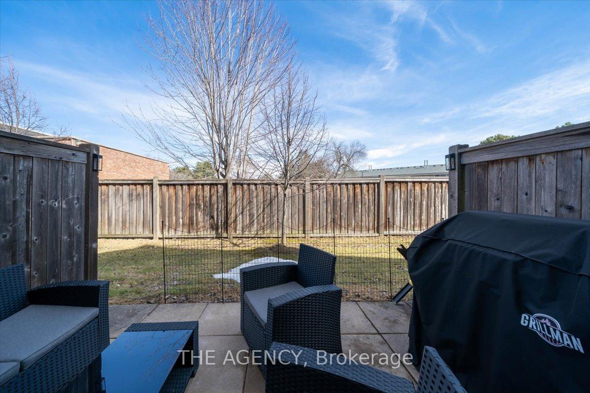 3 Bedrooms Condo at 6625 Falconer, Mississauga For sale