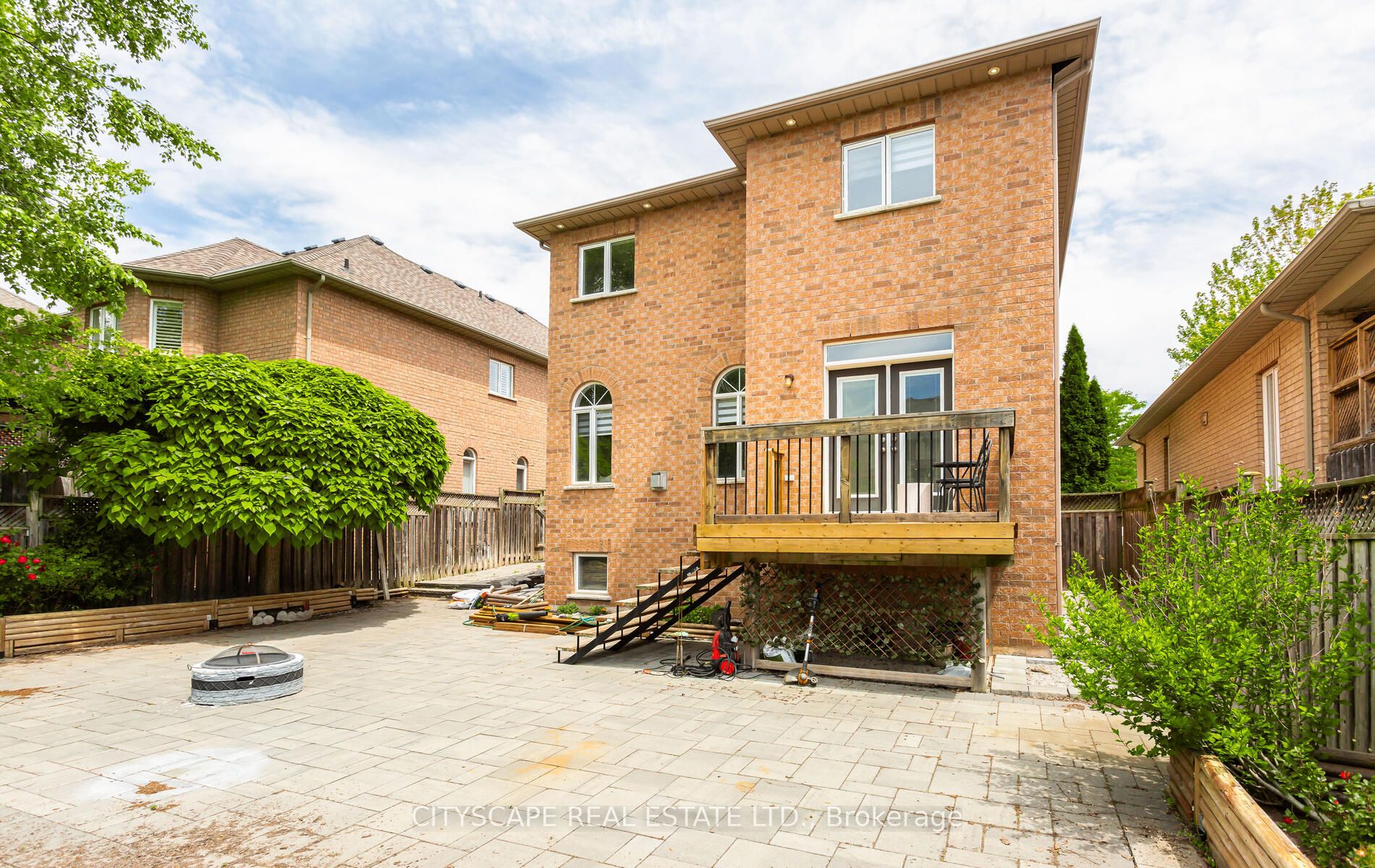 194 Tawny Crescent