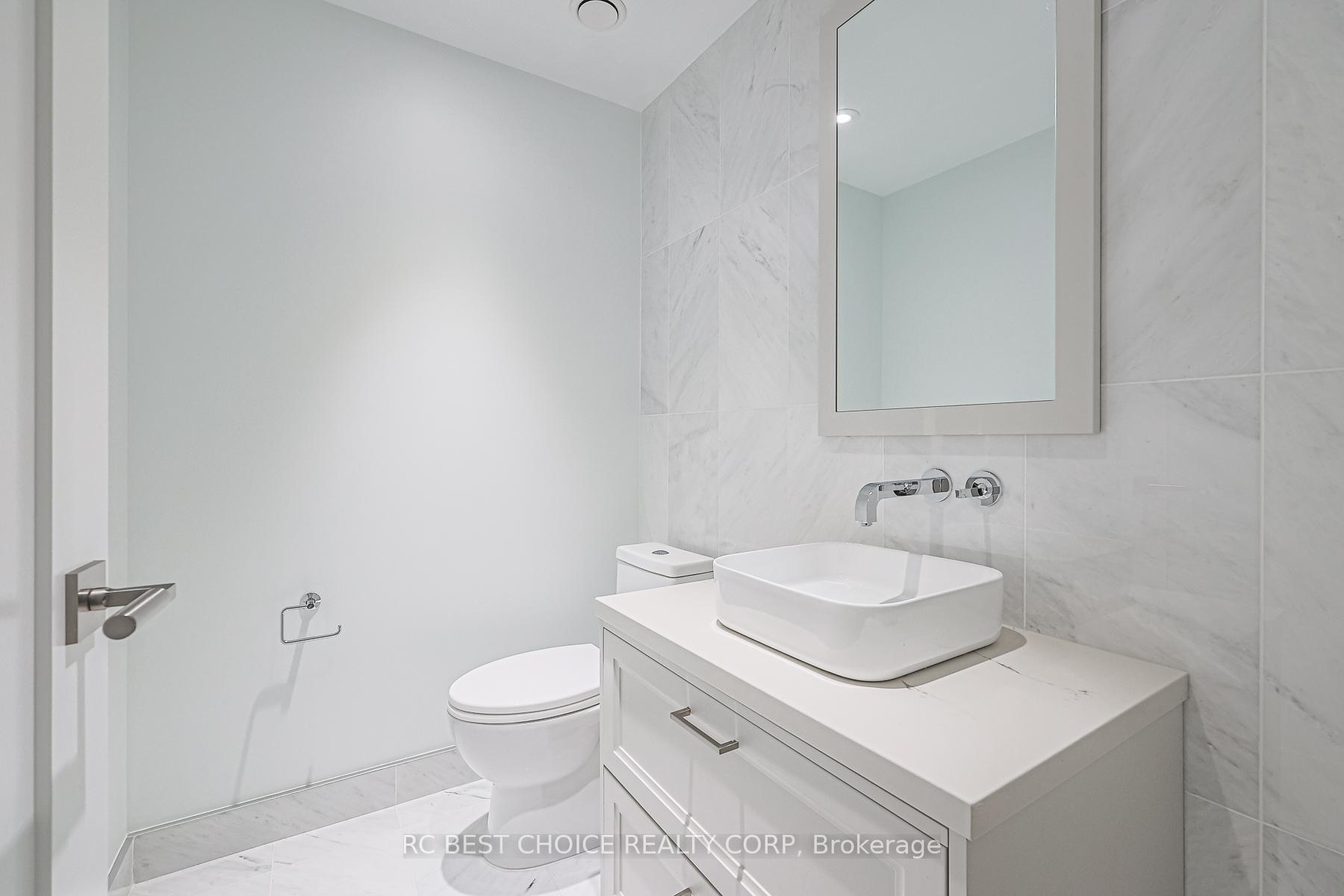 3 Bedrooms Condo at 455 Wellington, Toronto For sale