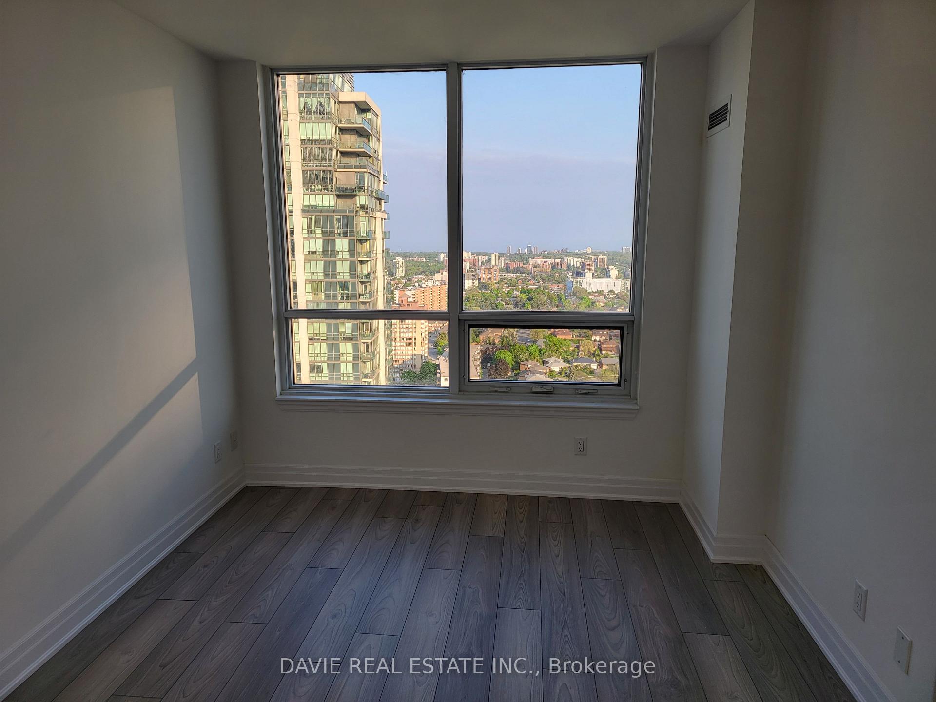 3 Bedrooms Condo at 36 Elm,  Mississauga For sale
