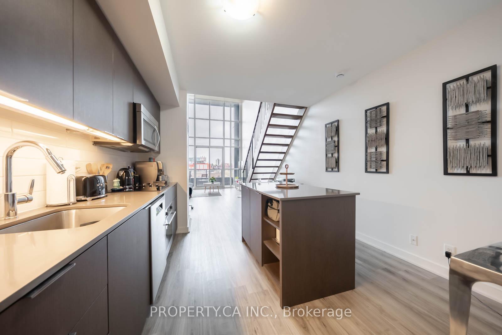 2 Bedrooms Condo at 5 Hanna, Toronto For sale