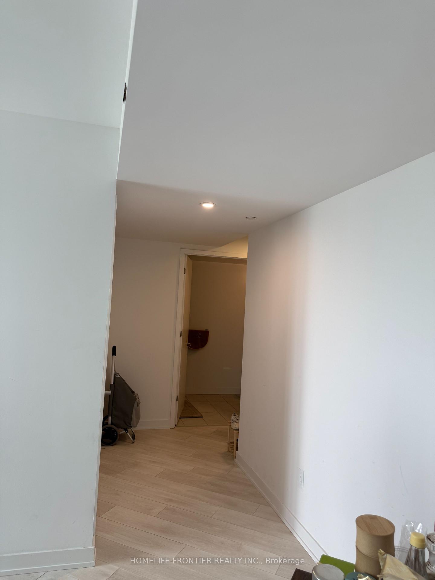 3 Bedrooms Condo at 8 Tippett, Toronto For sale