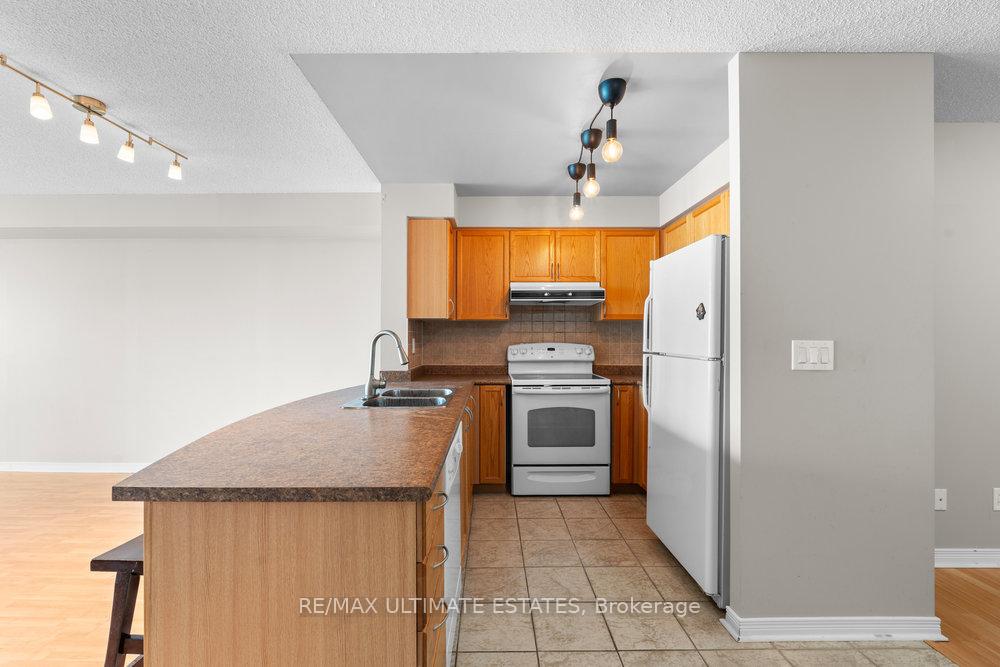 2 Bedrooms Condo at 5500 Yonge, Toronto For sale