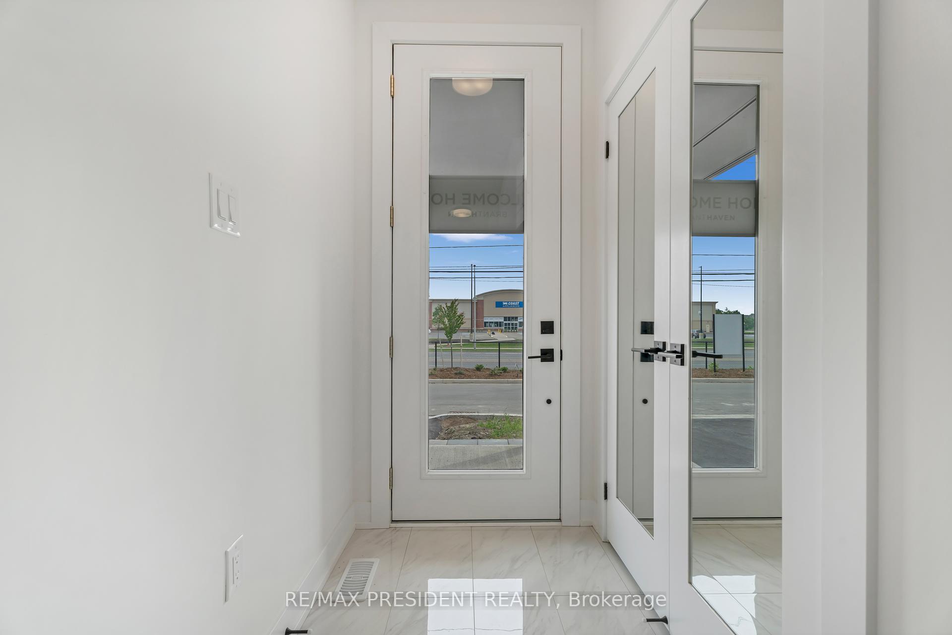 3 Bedrooms Condo at 2273 Turnberry, Burlington For sale