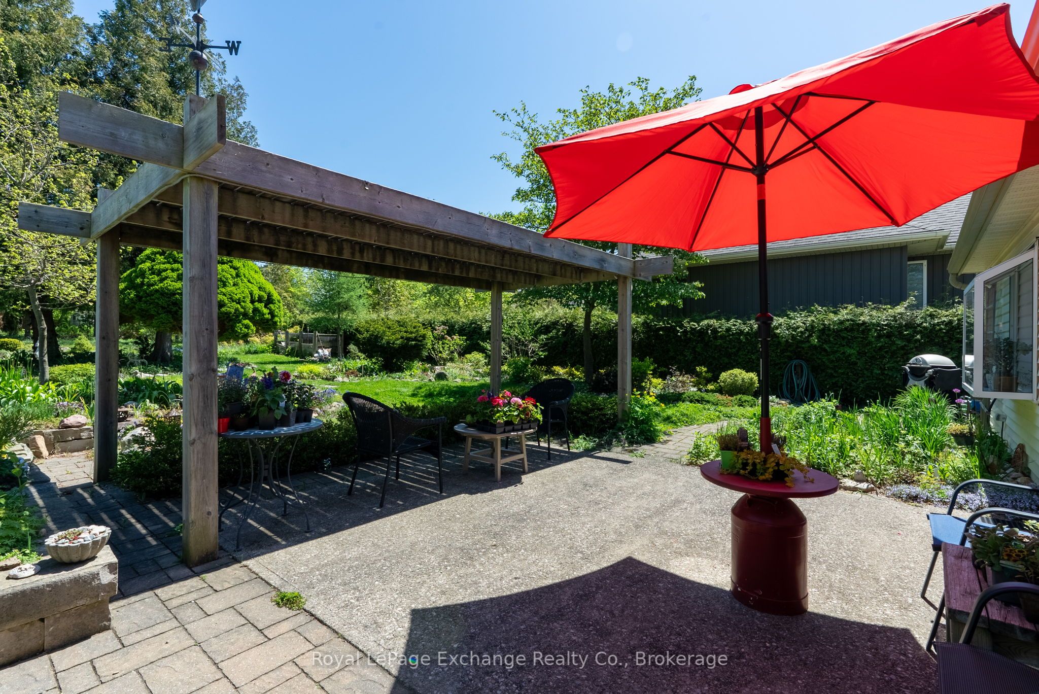 457 Penetangore Row S