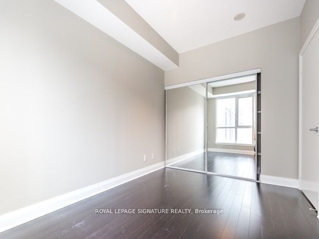 17 Kenaston Gardens, #402