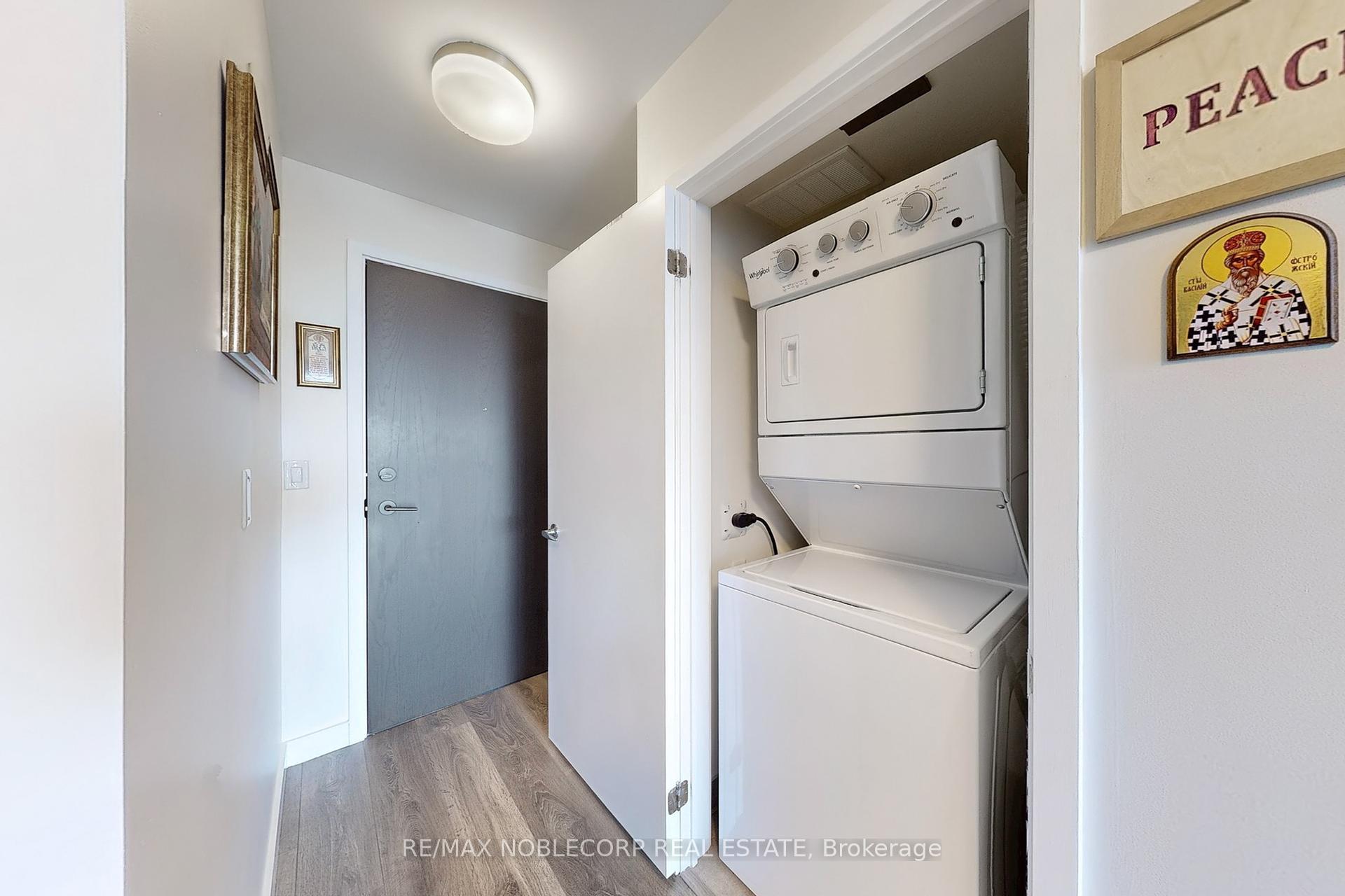 1 Bedroom Condo at 210 Sabina, Oakville For sale