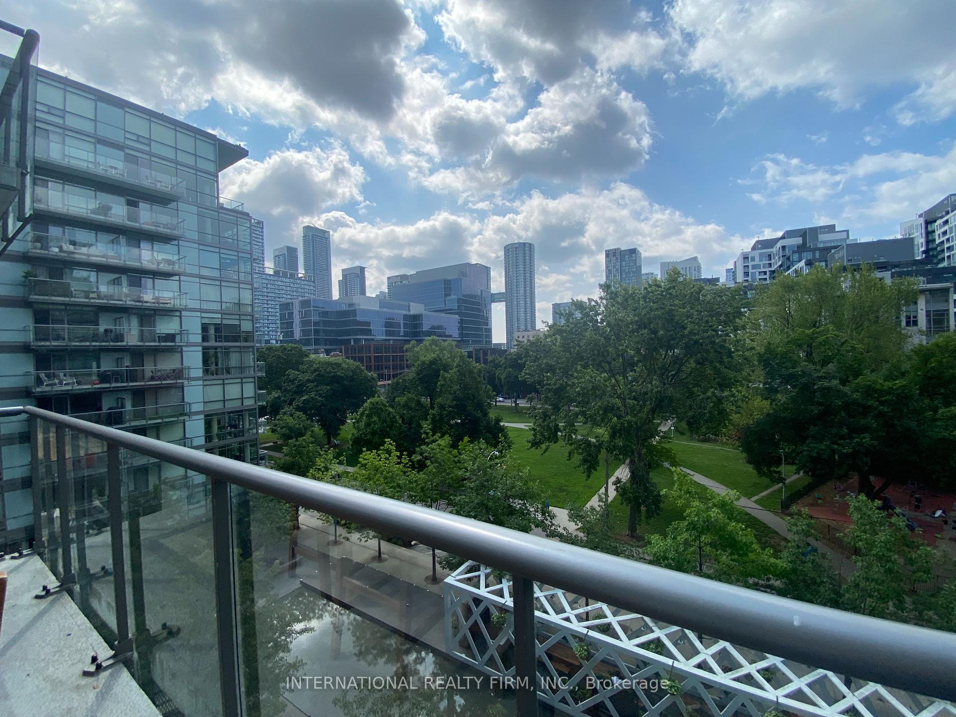 2 Bedrooms Condo at 55 Stewart, Toronto For sale