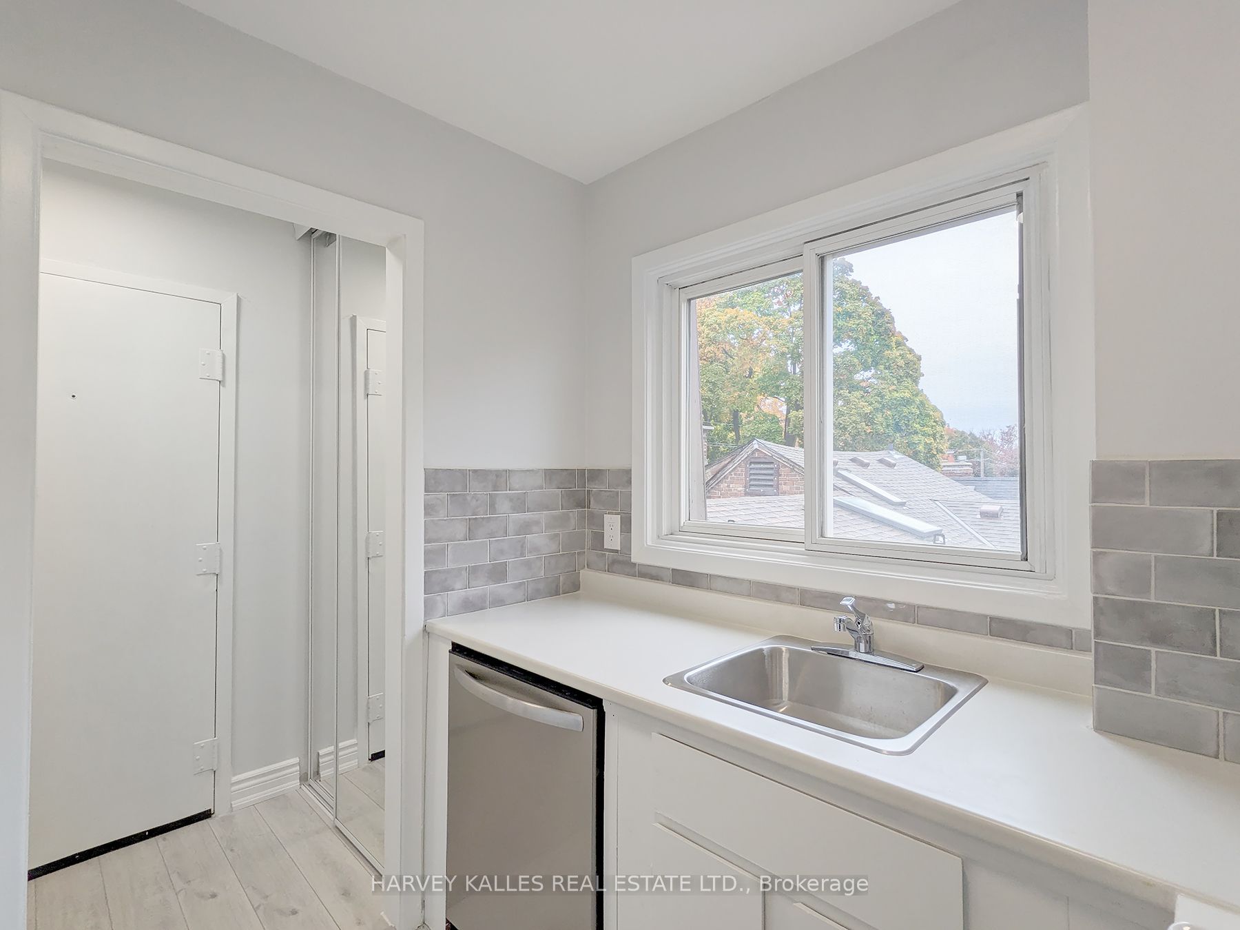 431 Balliol Street 4