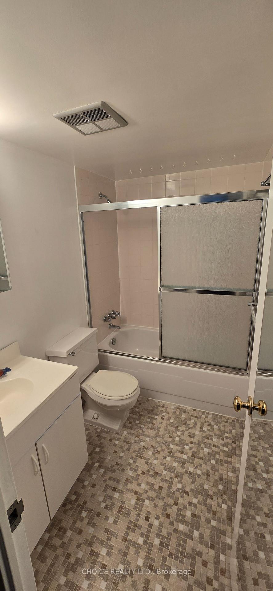 2 Bedrooms Condo at 714 The West Mall, Toronto For sale