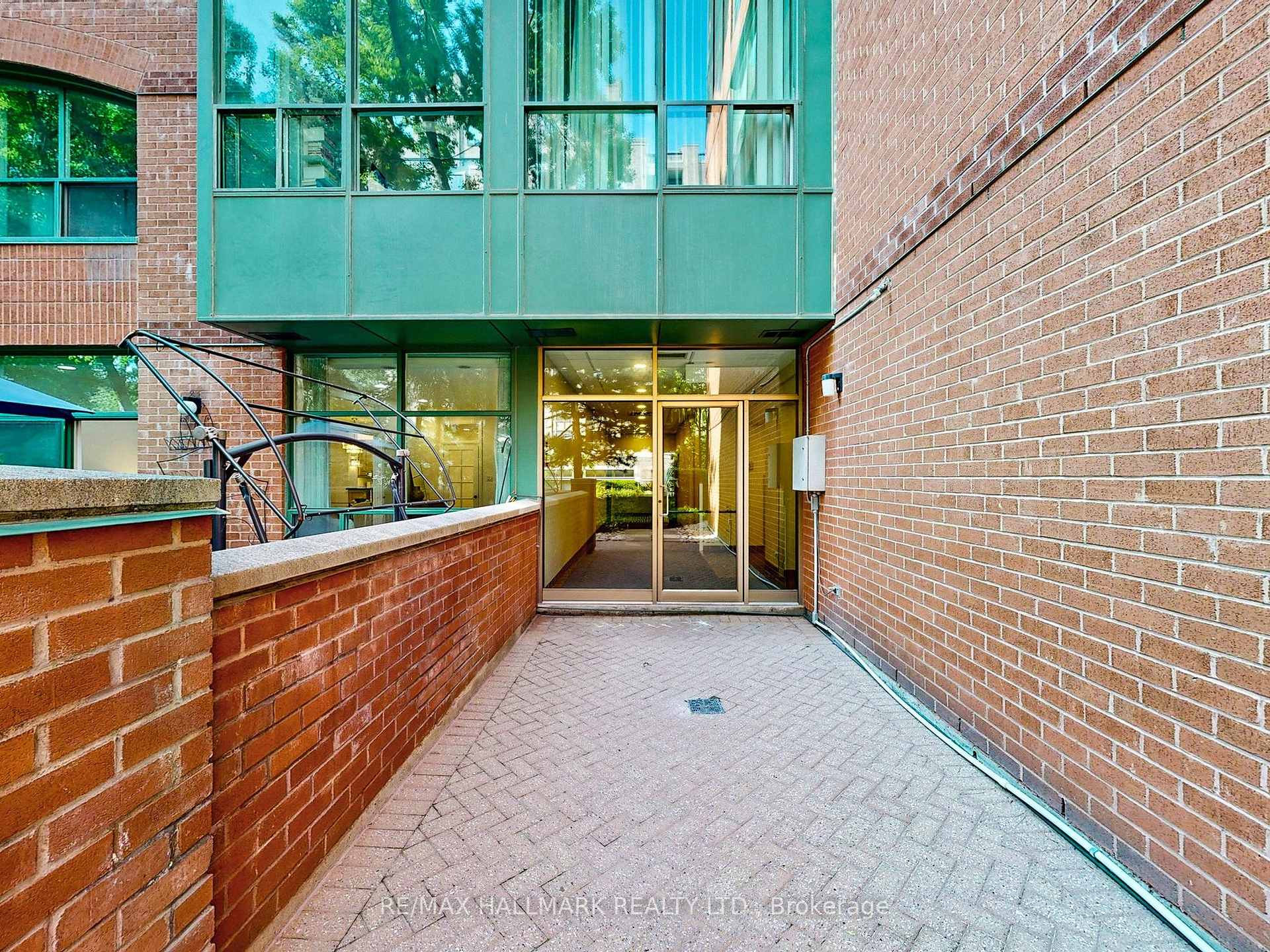 1 Bedroom Condo at 95 Prince  Arthur, Toronto For sale