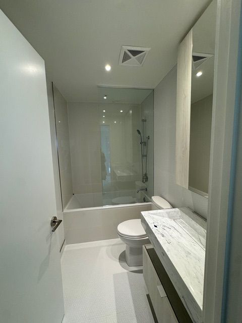 11 Yorkville Avenue 2705