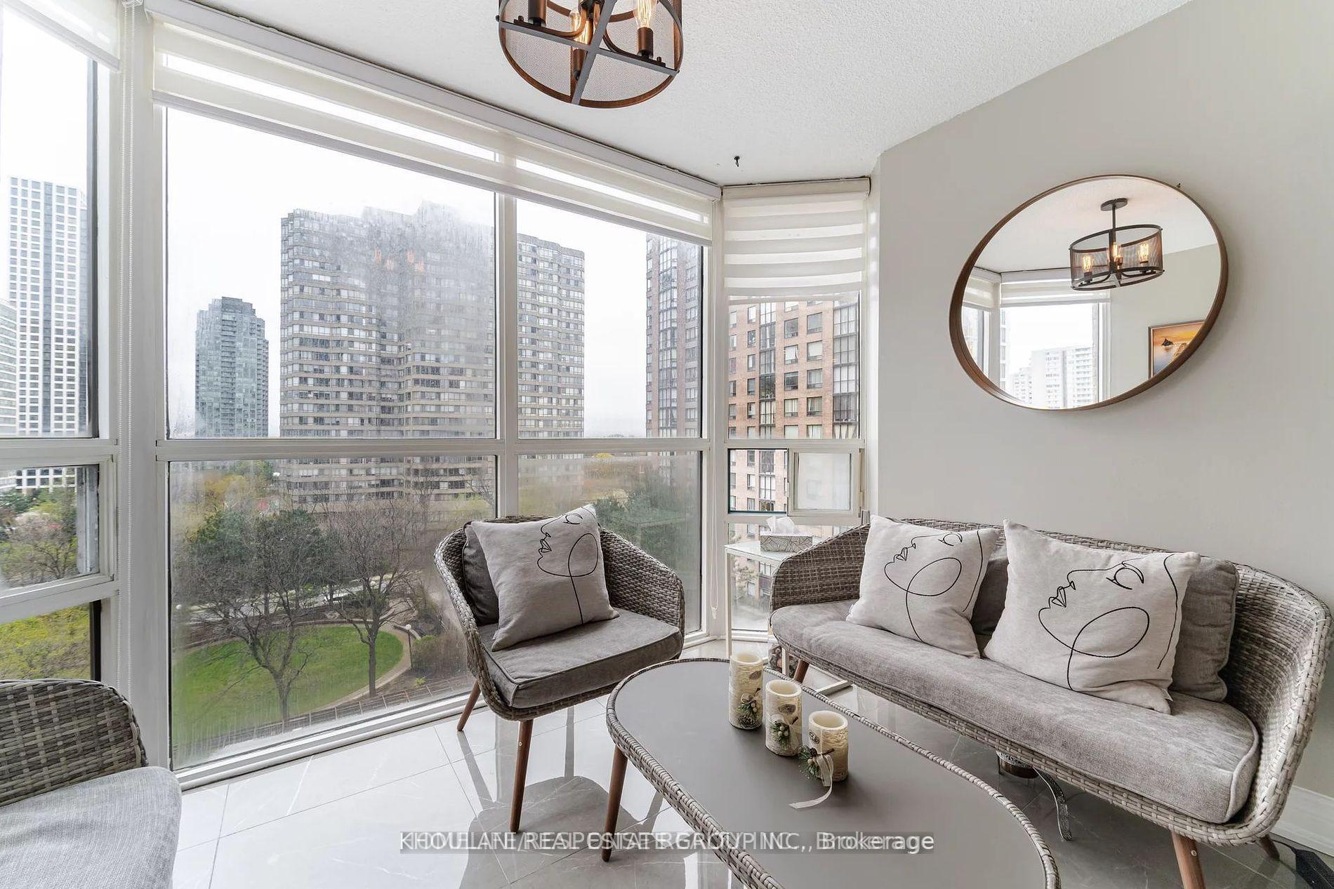 3 Bedrooms Condo at 265 ENFIELD, Mississauga For sale