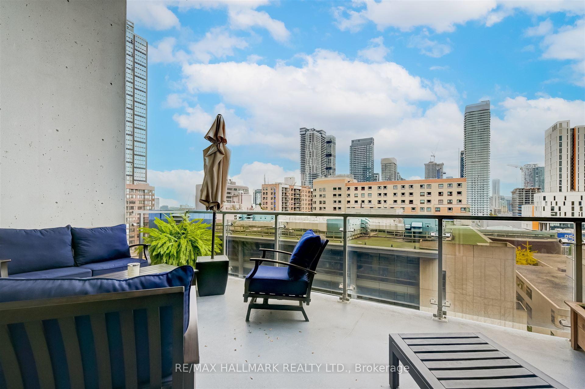 2 Bedrooms Condo at 86 Gerrard, Toronto For sale