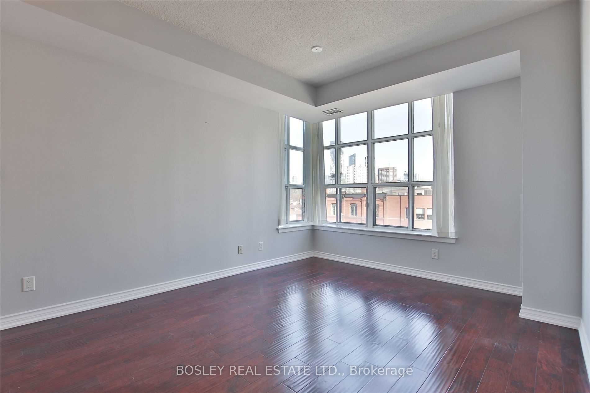 438 Richmond Street W, #410