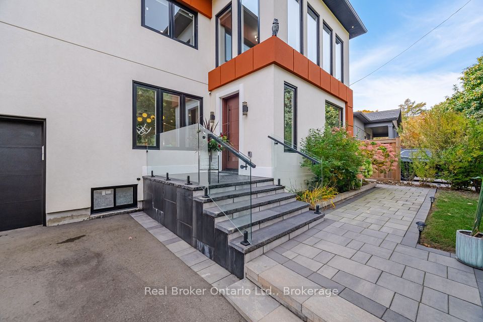 396 River Side