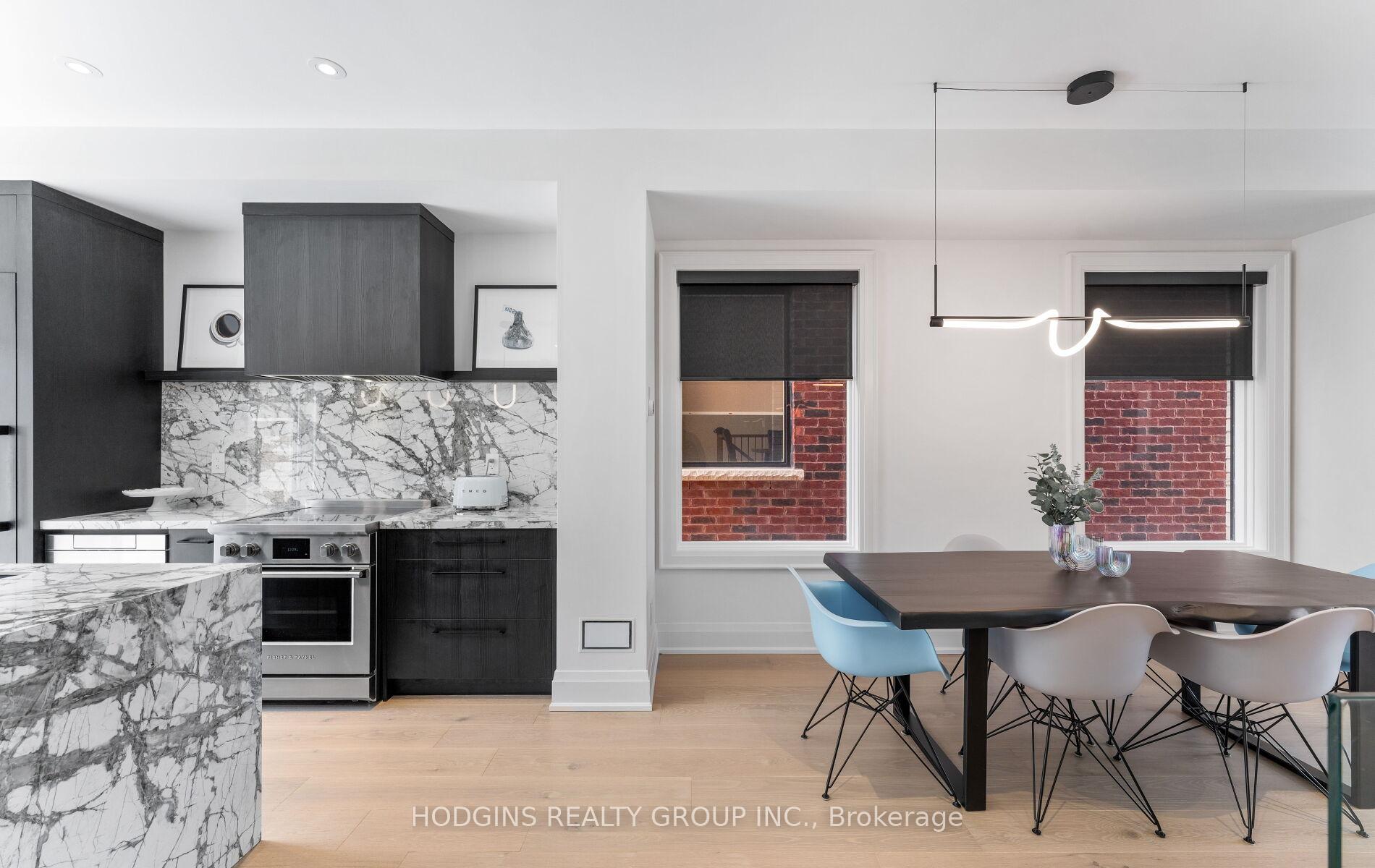 4 Bedrooms Condo at 10 Lunar, Mississauga For sale