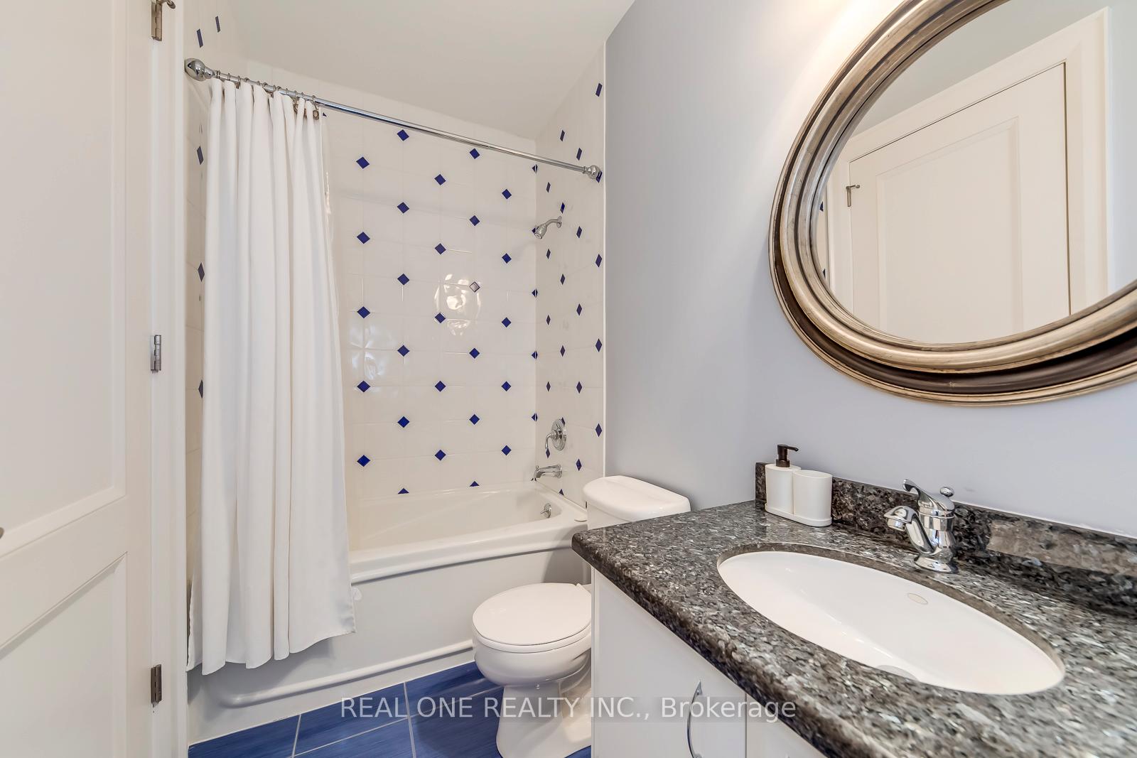 2 Bedrooms Condo at 65 Port,  Mississauga For sale