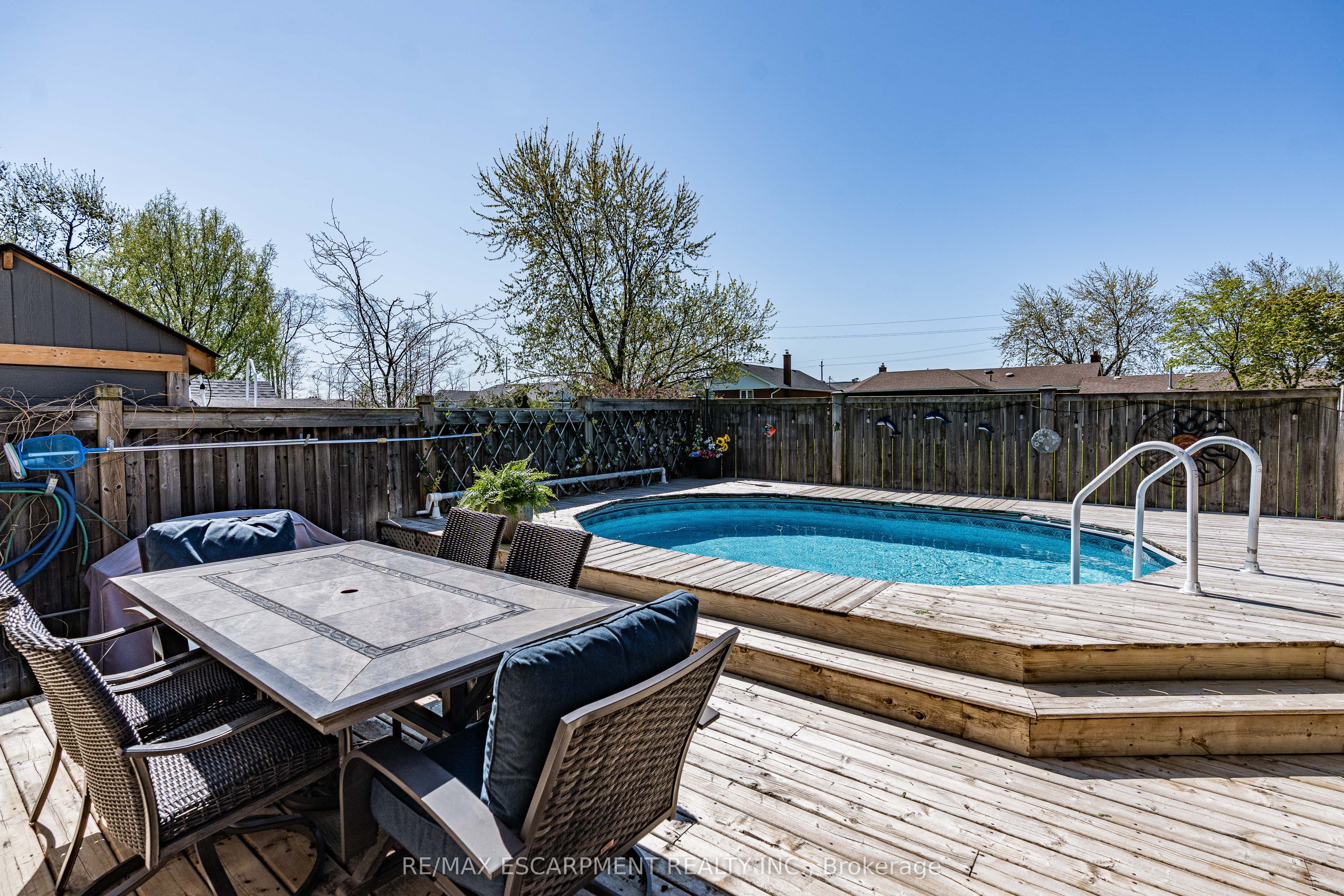 28 Edgecroft Crescent
