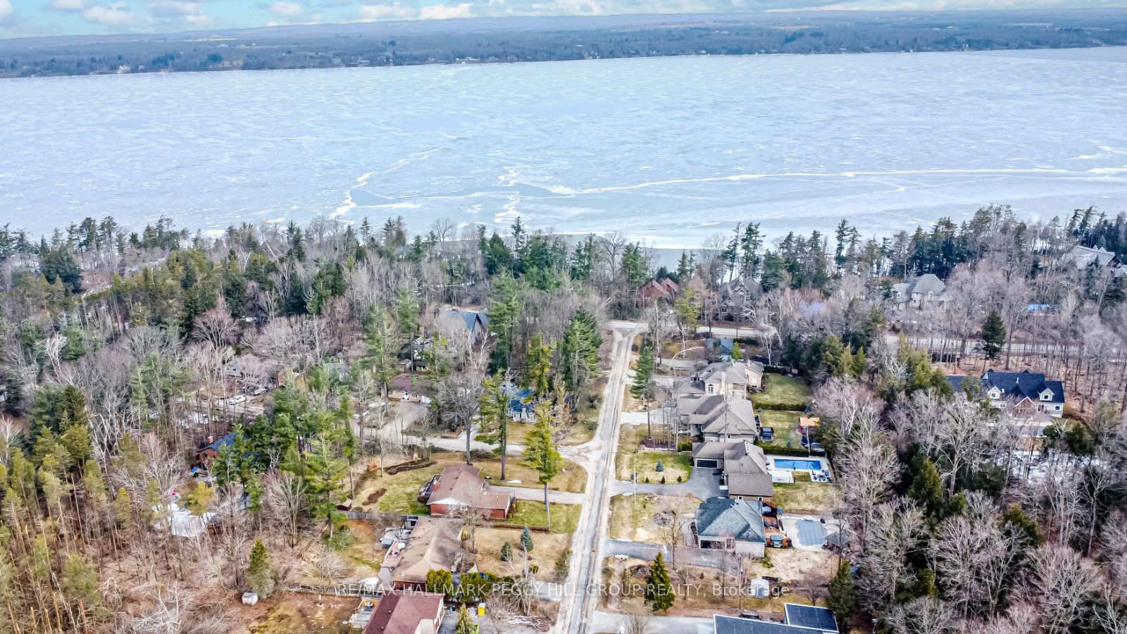 3782 Whitecap Drive, Innisfil, ON L9S 2L4