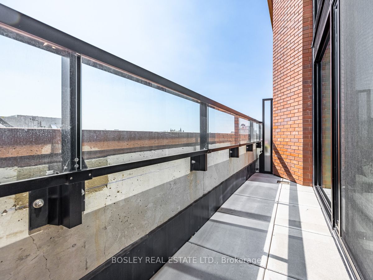 #406 - 2720 Dundas Street, Toronto, ON M6P 1Y2