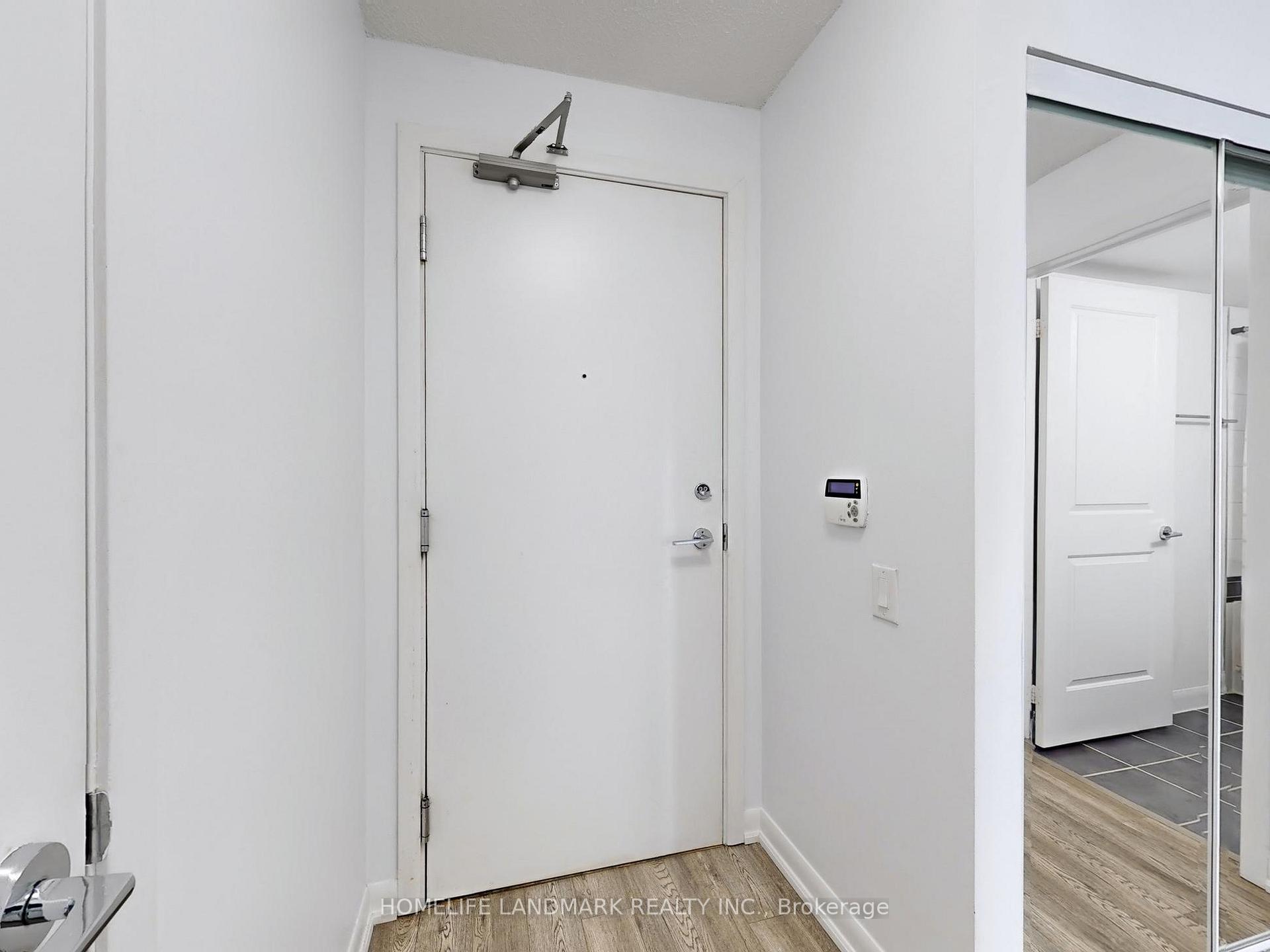 2 Bedrooms Condo at 190 Borough, Toronto For sale