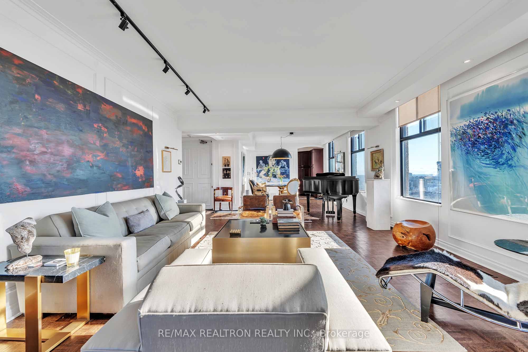 423 Avenue Road, #12