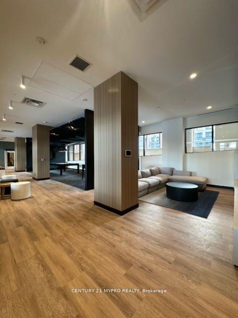 1 Bedroom Condo at 7950 Bathurst,  Vaughan For sale