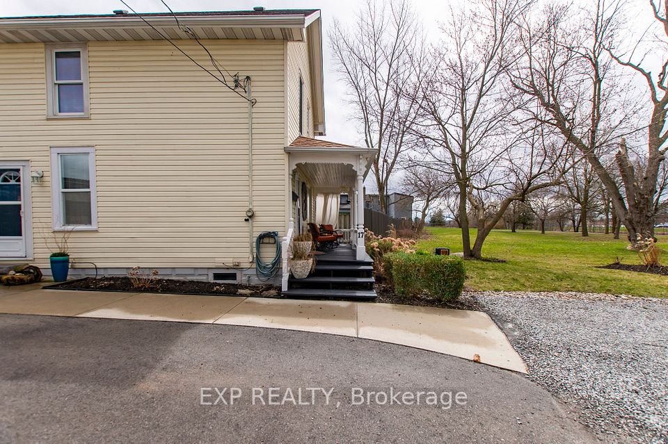 17 Regent Place, Welland, ON L3B 3L6