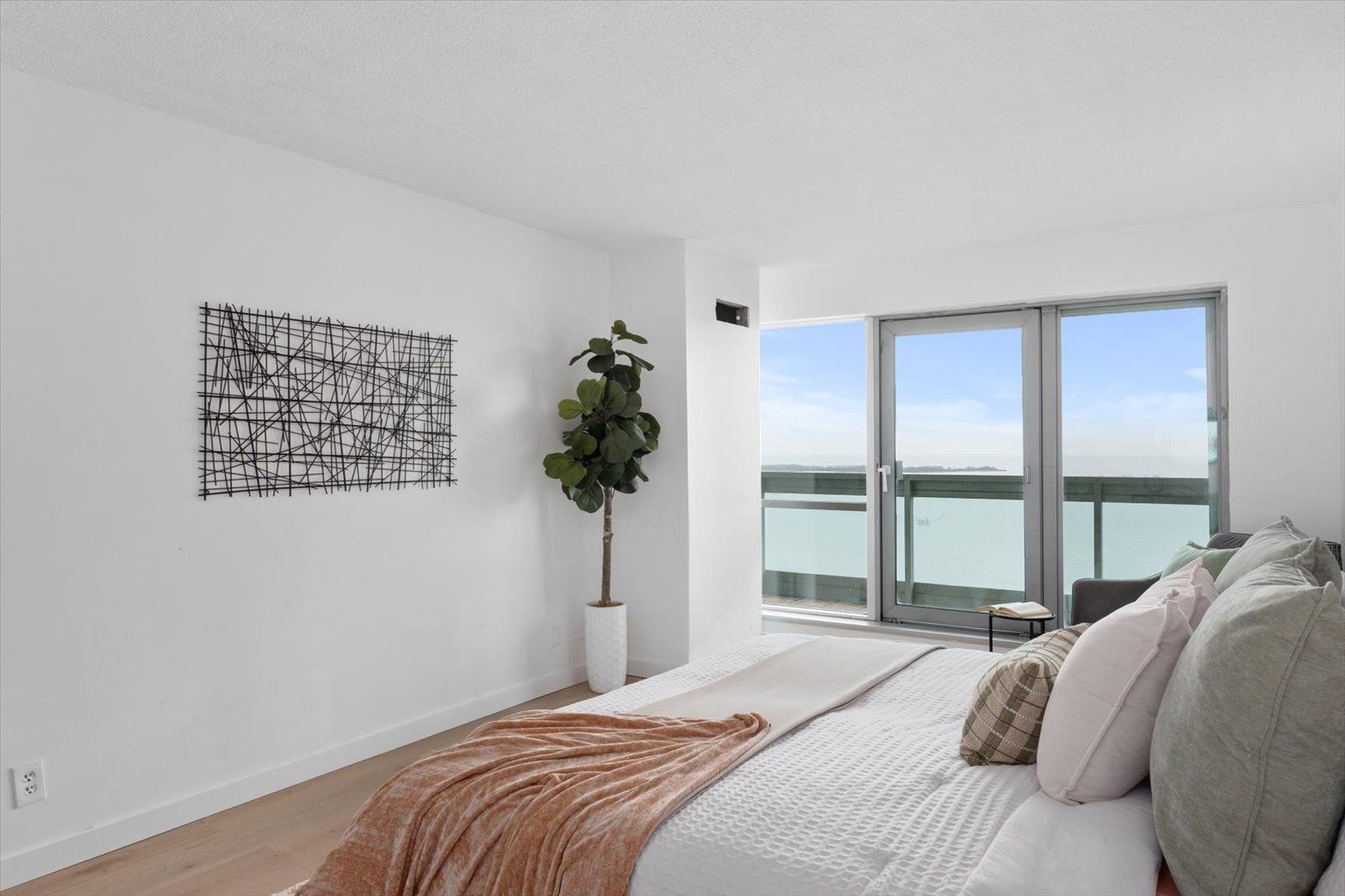 10 Yonge Street 3211