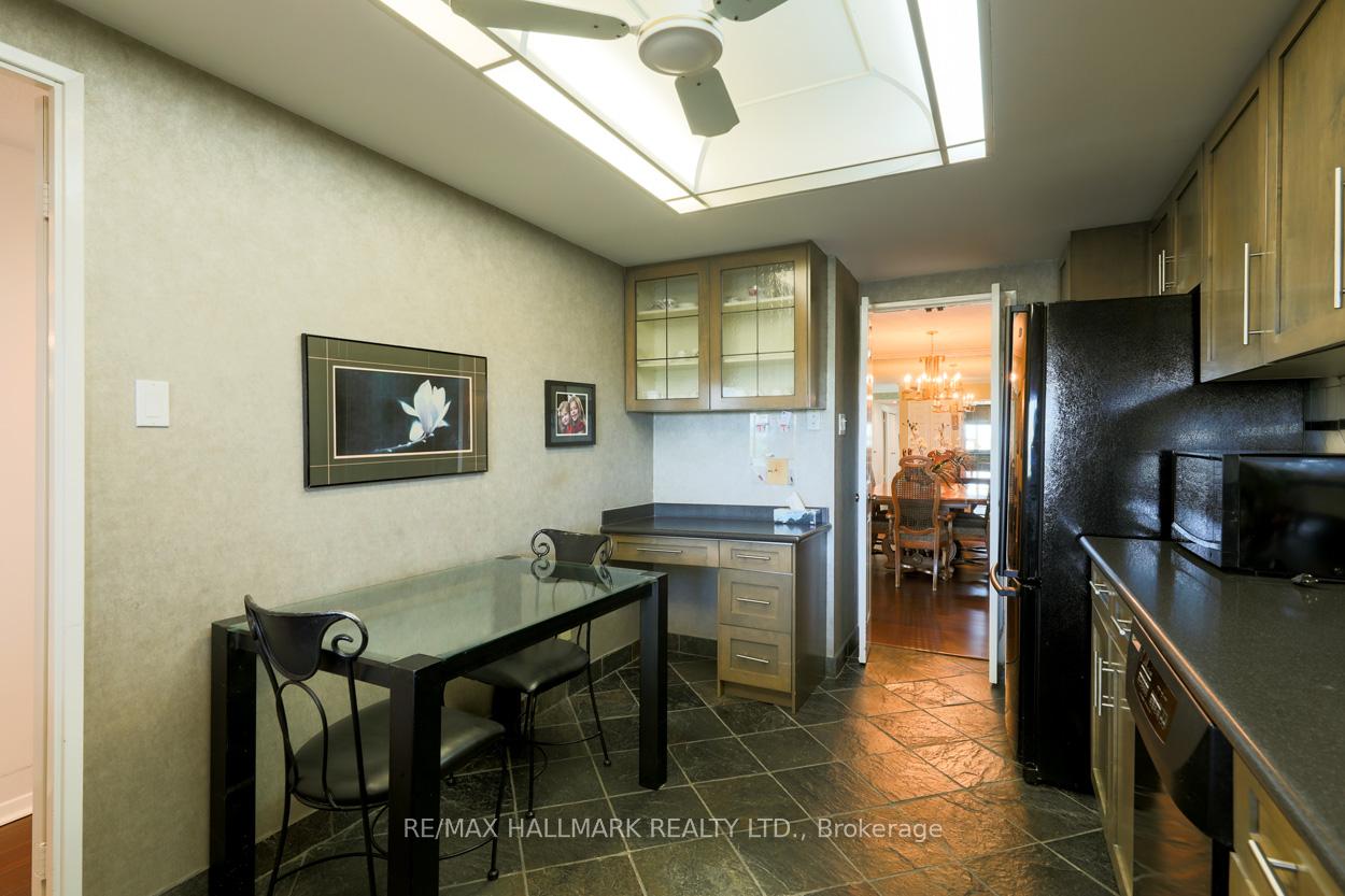 3 Bedrooms Condo at 55 Skymark, Toronto For sale