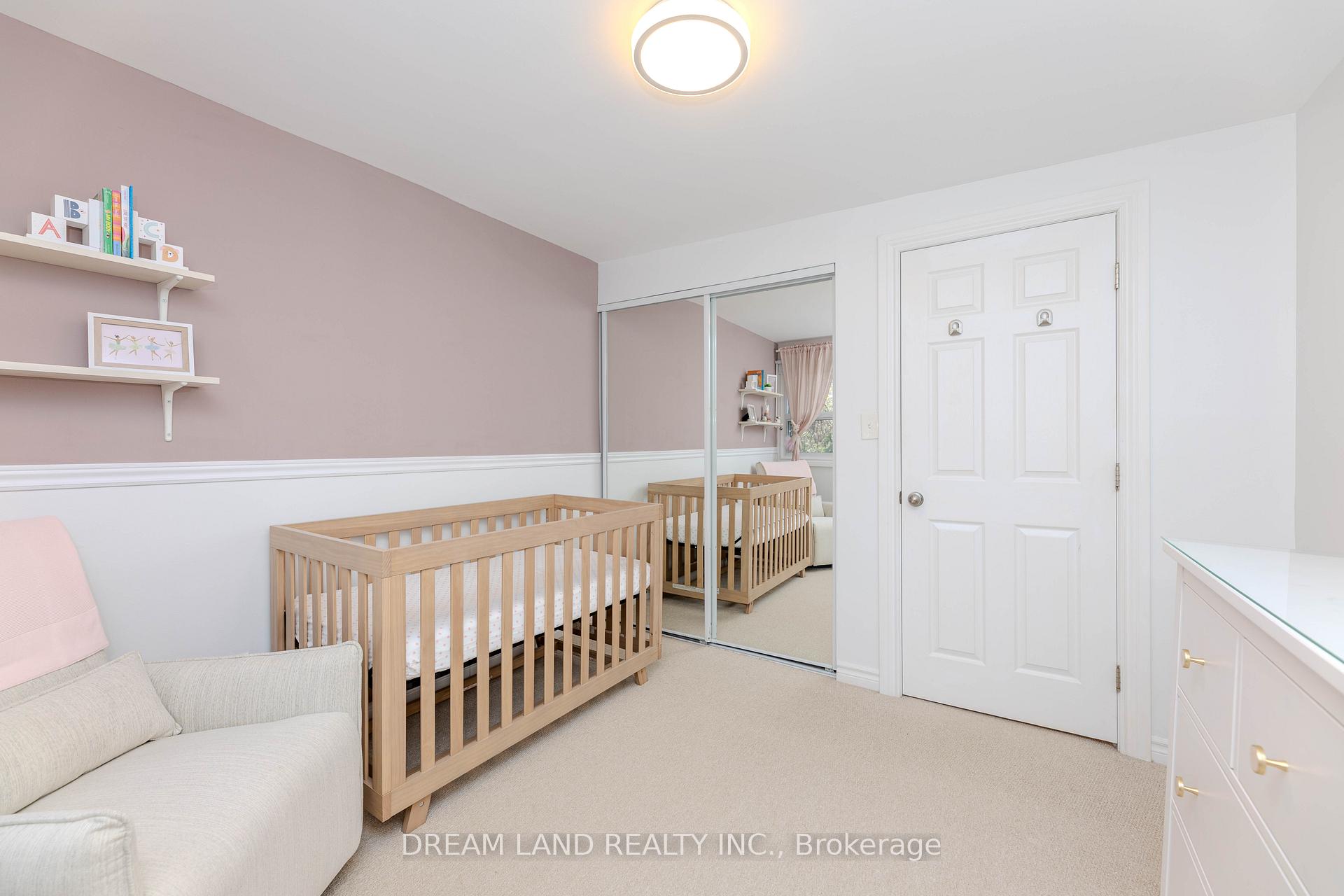 3 Bedrooms Condo at 653 Francis,  Burlington For sale