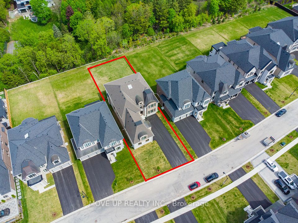 26 Calla Trail, Aurora, ON L4G 3Z5
