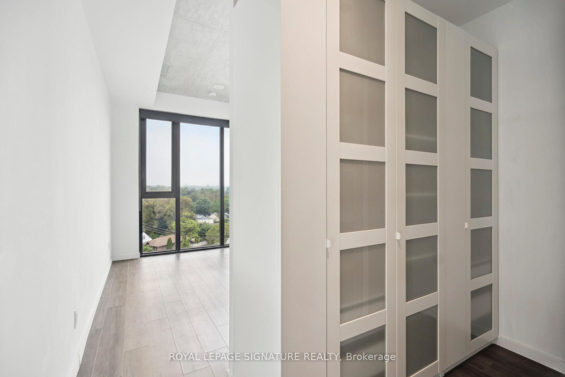 3 Bedrooms Co-op at 7 Smith, Toronto For sale